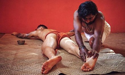 L’arte del massaggio ayurvedico Shirodhara