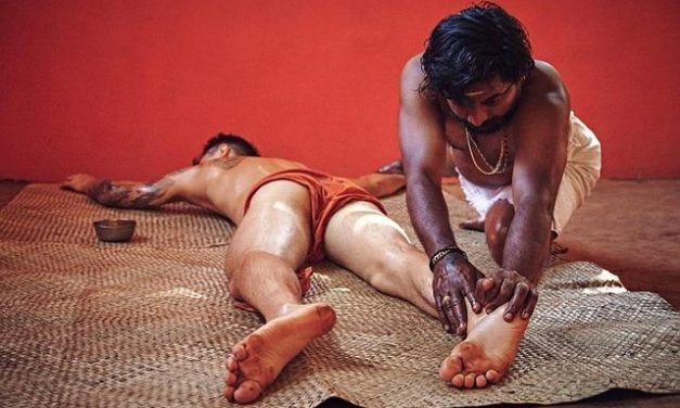 L’arte del massaggio ayurvedico Shirodhara